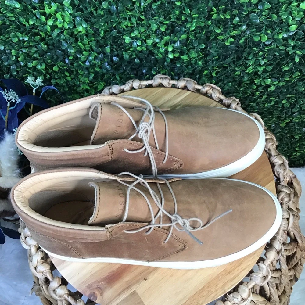 New in‎ box Nisolo Tobacco color Chukka Boots everyday mid top sneaker Leather